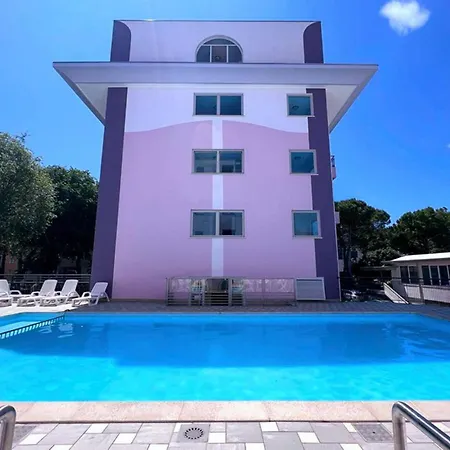 Stylish With Gorgeous Pool-beahost Daire Bibione
