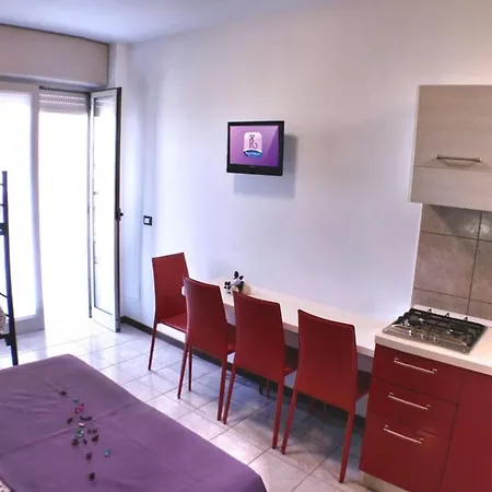 Apartment Stylish With Gorgeous Pool - Beahost