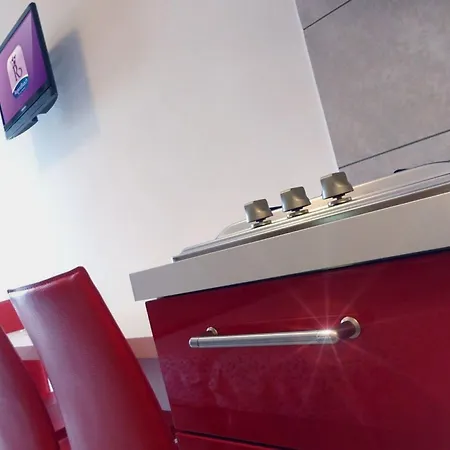 Stylish With Gorgeous Pool-beahost Appartement